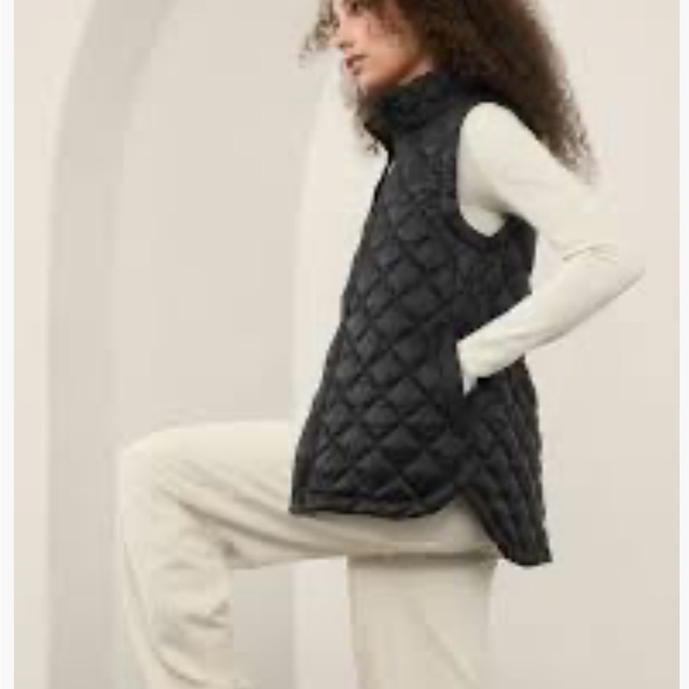 Whisper Featherless Puffer Vest - Picture 4 of 4